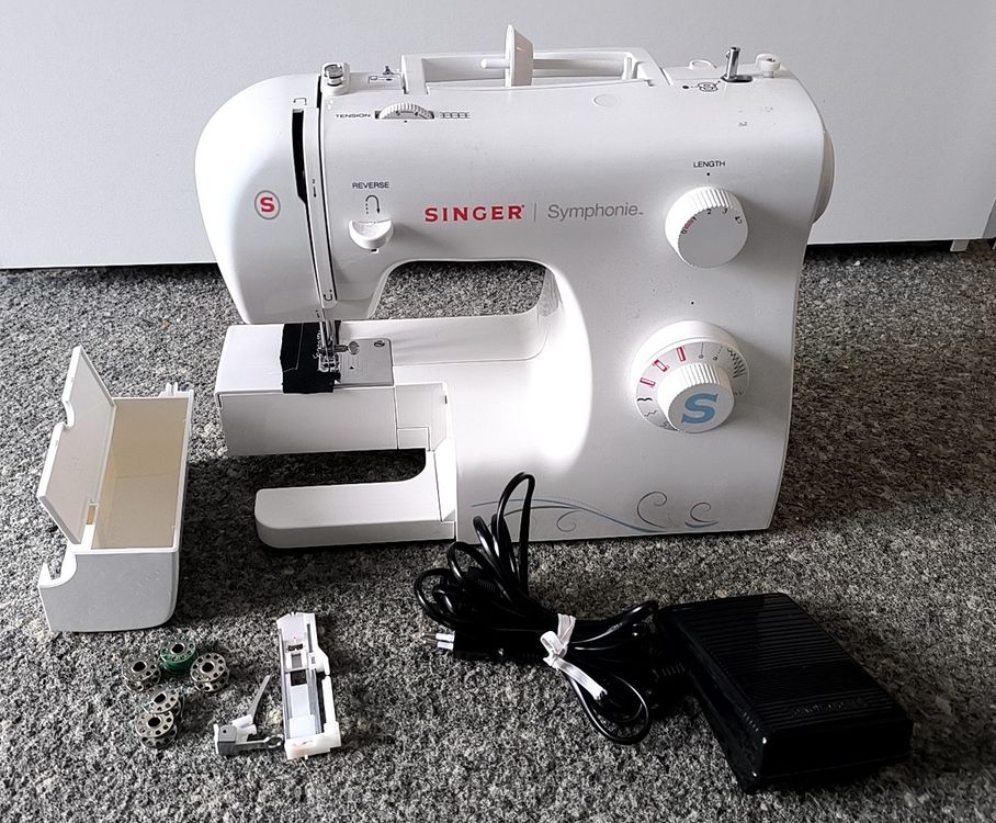 Nähmaschine Singer Symphonie mit Zubehör & Pedal– ab CHF 1.- (Gebraucht ...