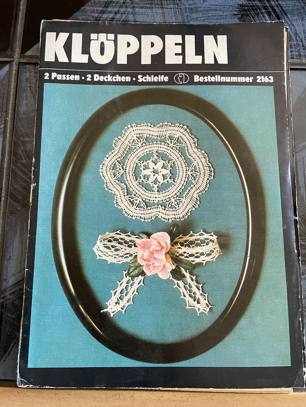 Libri: Klöppeln 2 passen 2 Deckchen Schleife Klöppel Brief Schrift – Usato da Buchs SG venduto da Billikatze5