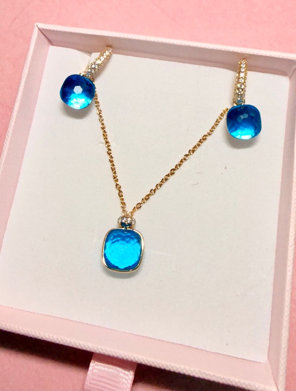 Altri gioielli: Joli ensemble collier et boucles d'oreilles Bleus – Nuovo e nell'imballaggio originale da St-Maurice venduto da Sandrinette123 6