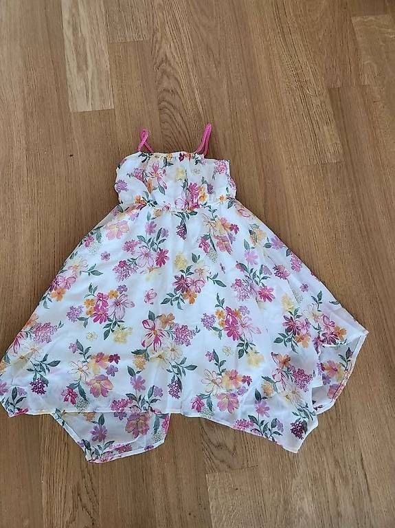 Vestiti & Gonne: Kleid in Grösse 98 – Usato da Winterthur venduto da kyubi