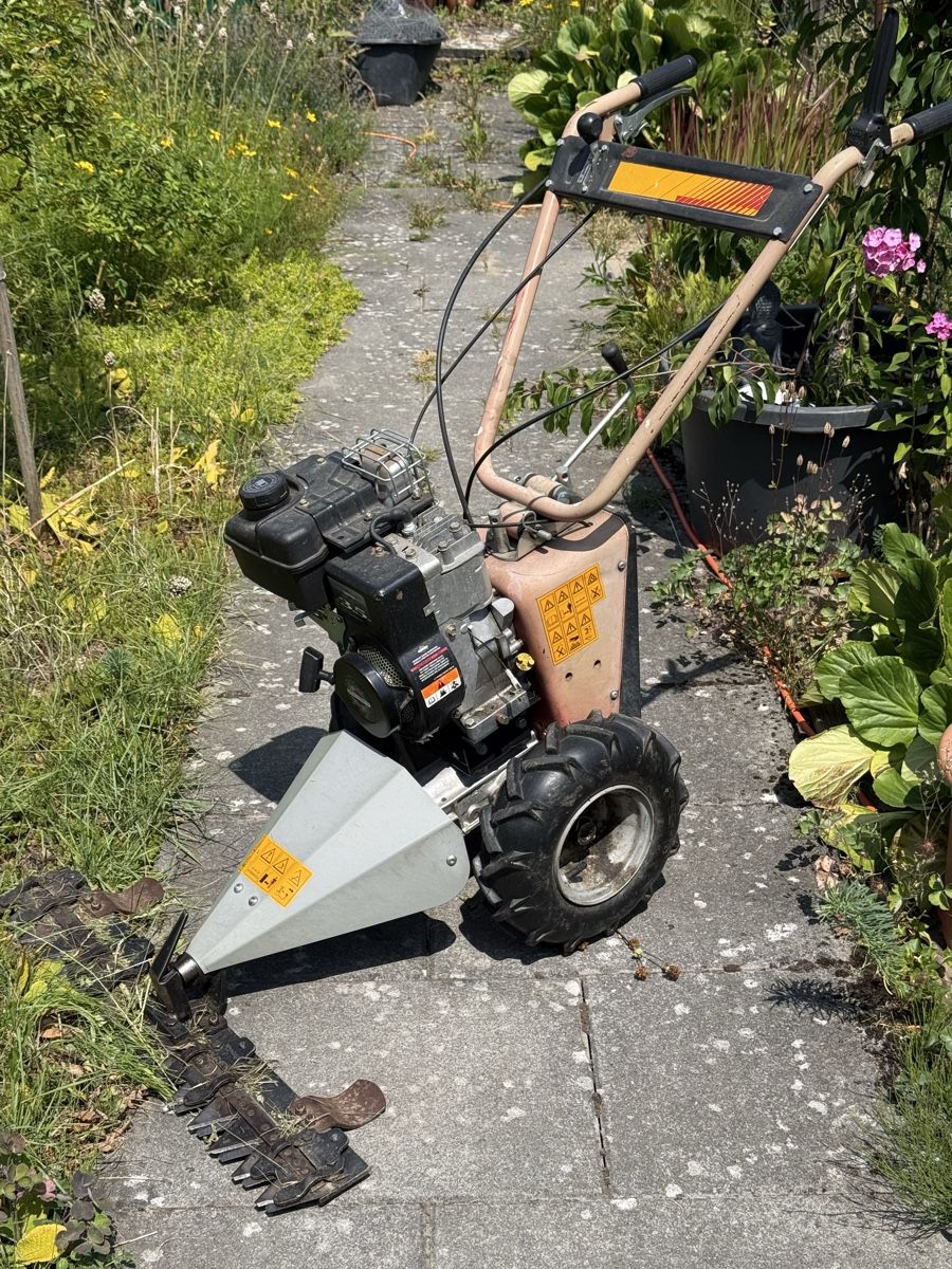Toutes les machines: Motormäher  Briggs & Stratton 3.5PS  – D'occasion à Kollbrunn par Yolk.