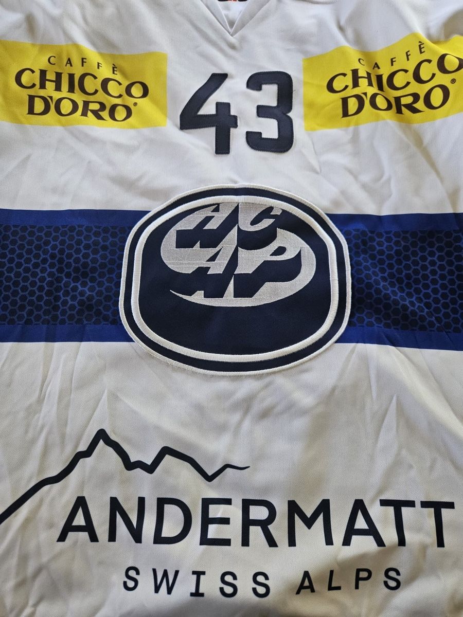 Ambri-Piotta Maillots de corps & Pantalons: Maglia autentica Spacek  – D'occasion à contone par leventinese1626
