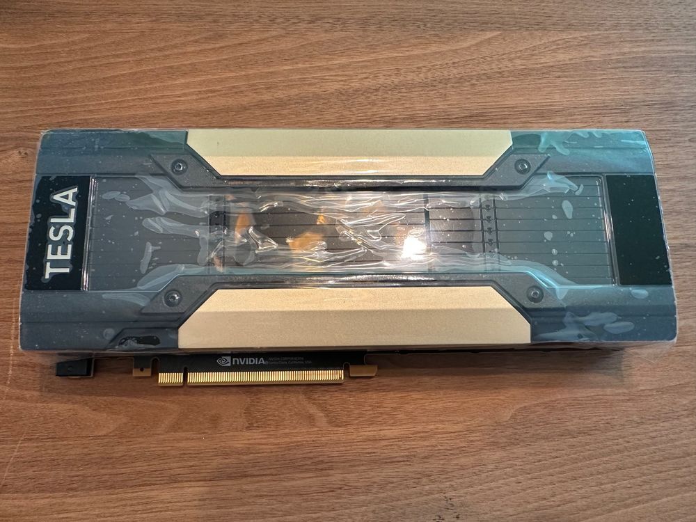 Nvidia Tesla v100 32GB neuwertig + verklebt | Kaufen auf Ricardo