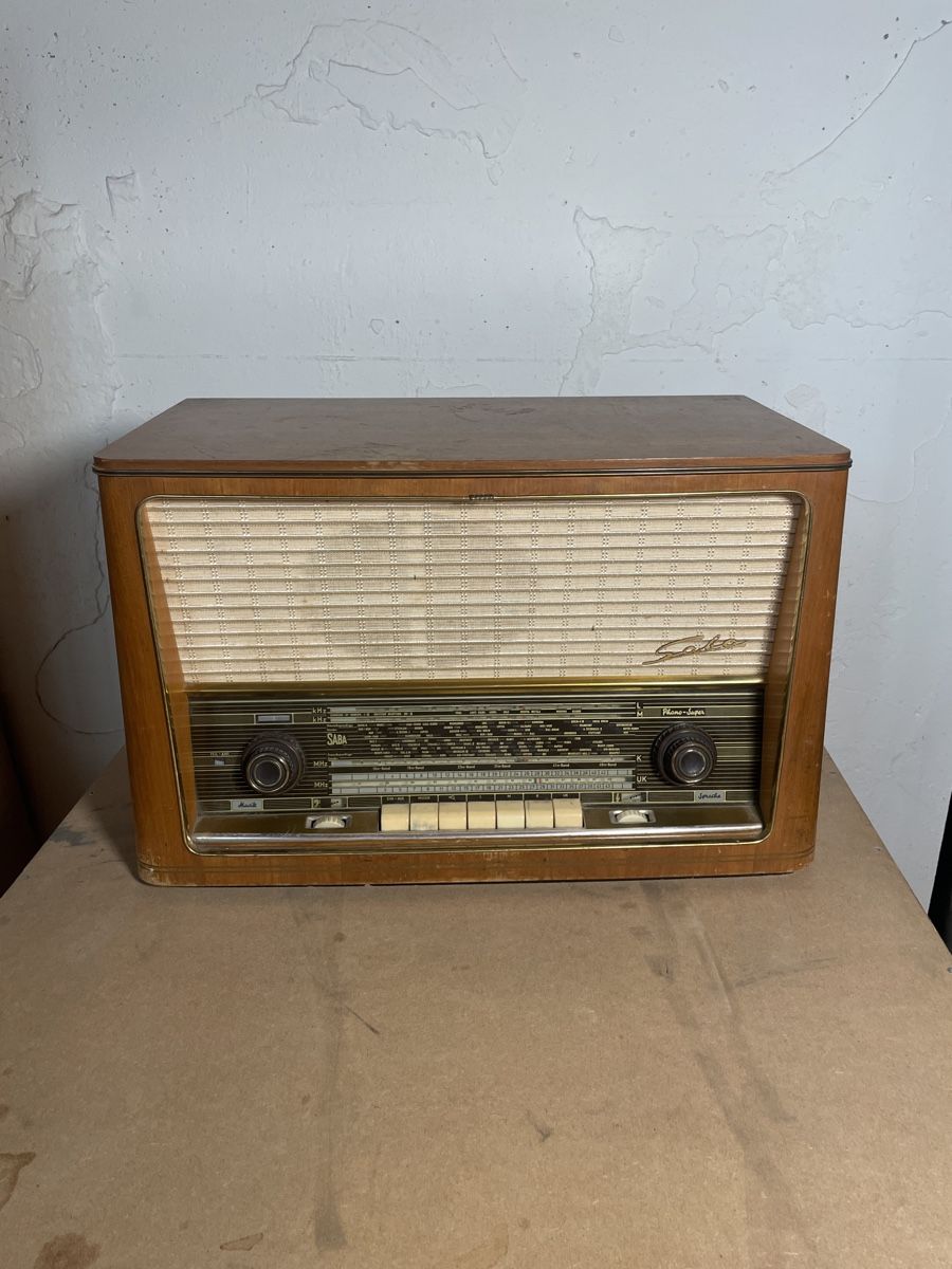 Saba Radio: Radio Plattenspieler SABA-Phono Super 9 – Difettoso da Fribourg venduto da JohnB4