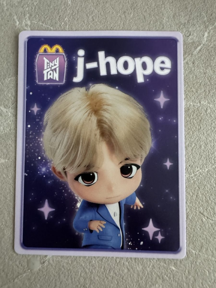 Mc Donald's Figurines: 🔥 BTS x McDonalds J-Hope - NEU & Originalverpackt – Neuf avec emballage d'origine à Sins par sum_lv6d 2