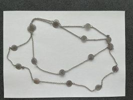 Long collier motif fleurs, env 70cm
