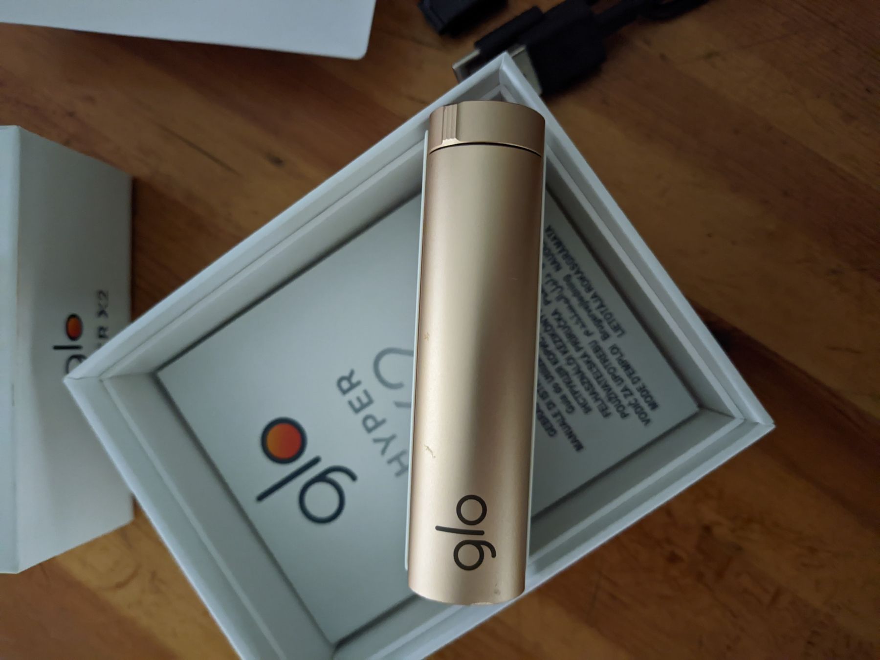 come si usa la sigaretta elettronica glo glo™ Hilo, il nuovo riscaldatore di tabacco, ad accensione rapida  TurboStart™, 2026, colore Oro : Amazon.it: Elettronica main image 1
