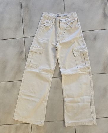 Bershka Wide Leg Cargo Hose, beige, Gr. 26, neuwertig