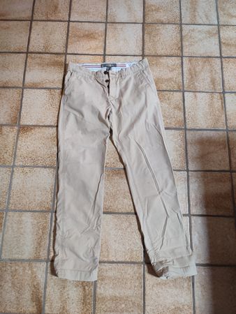 H&M L.O.G.G. Chinos, Size 32/M, Beige, Perfect for Summer!