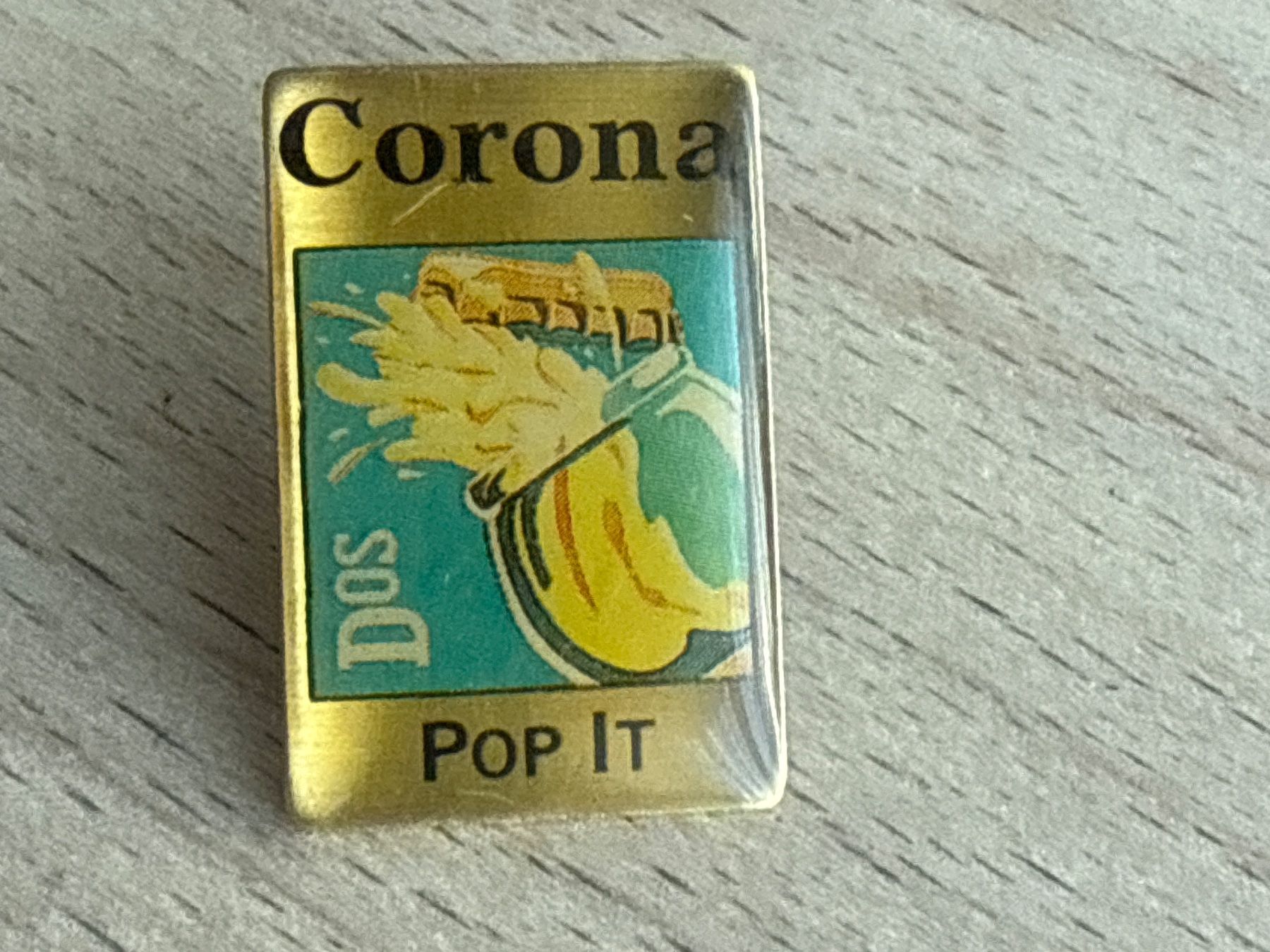 Placchette & Badge: Pin Corona Bier – Usato da Glattbrugg venduto da Schweigmatt