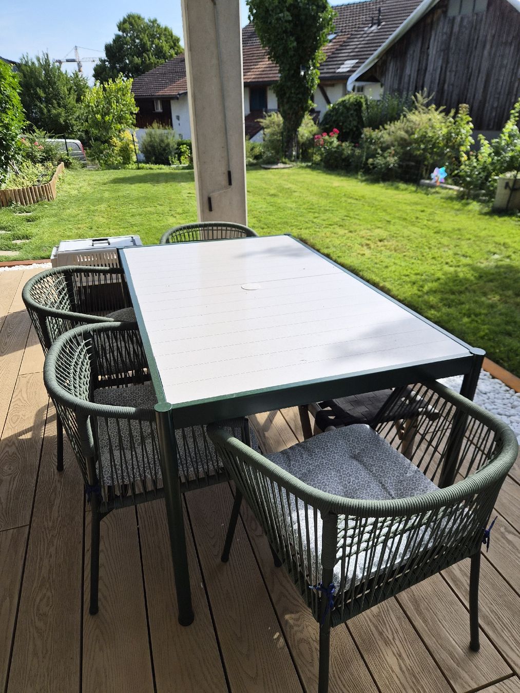 Ikea Set de table et chaises: Ikea Segeron Set -1year old- great condition – D'occasion à Maur par Sofi___