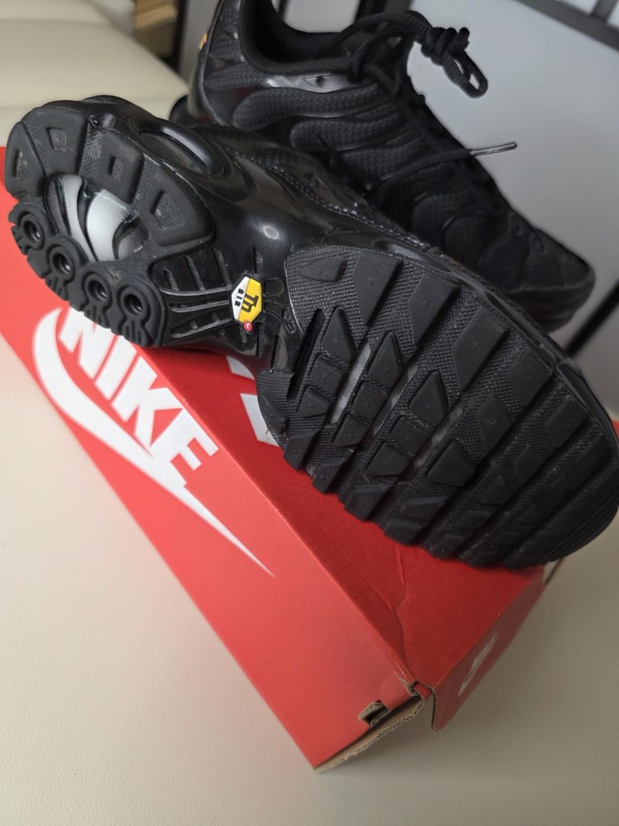 Nike Scarpe da uomo: Nike Sportswear air Vapormax Plus – Nuovo (secondo la descrizione) da Amriswil venduto da flo_r2xt 1