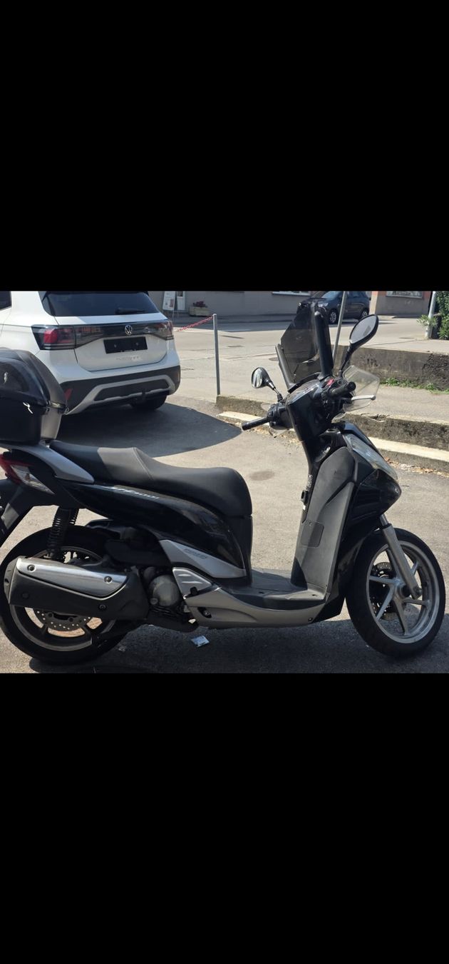 Honda Scooters: Honda sh 300 – Défectueux à paradiso par miki711