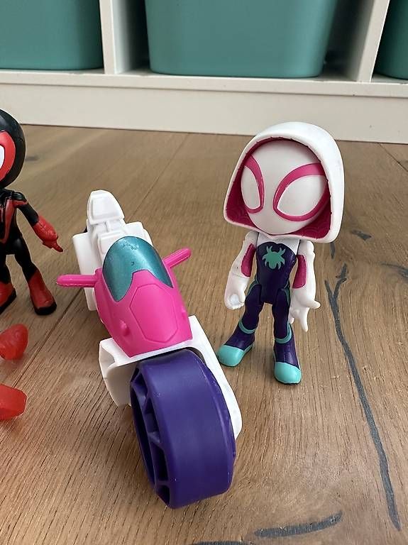 Hasbro Statuette: Spidey Hasbro Figuren Ghost, Spidey, Spin (Miles Morales) – Usato da Buchs SG venduto da pessego2008 3