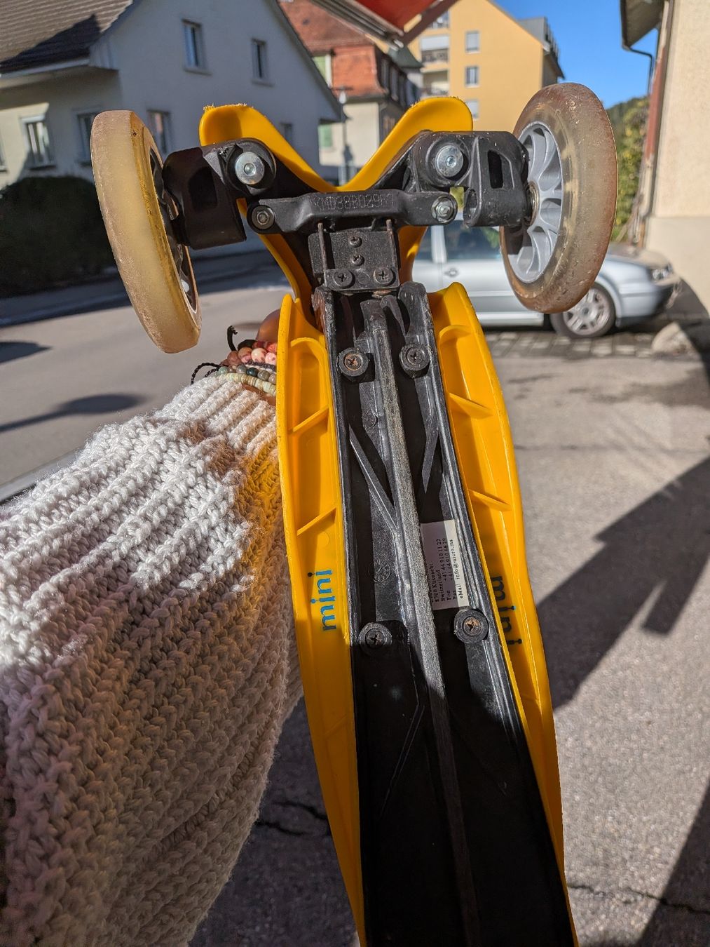 Micro Kickboard: Micro Mini Kinderroller in Gelb gebrauchter Zustand – Usato da Kollbrunn venduto da js1_wgz6 1