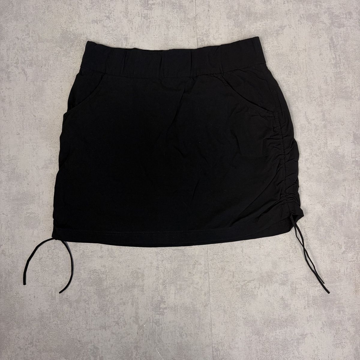 Columbia Jupes: Jupe Columbia noire - Taille M/M – Neuf (Voir description) à Neuchâtel par aliceguins