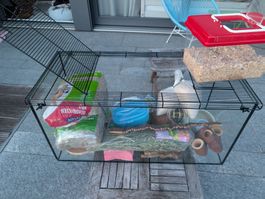 Hamsterkäfig mit div. Zubehör und Futter (Zwerghamster)