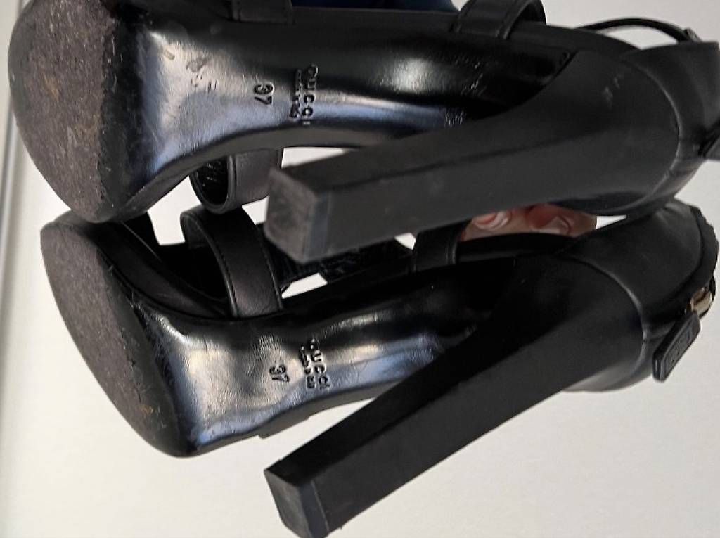 Scarpe da donna: Gucci Sandalen gr.37 – Usato da Steffisburg venduto da bhavi 4