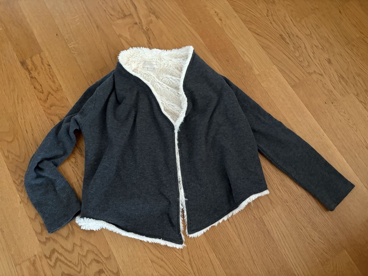 Vestes & Manteaux: Jäckchen mit Teddyfutter, Gr. 134 / 140 – D'occasion à Beromünster par msklef 7