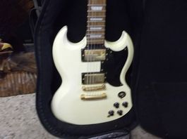 E-Gitarre Vintage mit Roland "the Cube" Verstärker