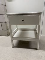 Nachttisch/ Ablagetisch Tyssedal weiss, 2 Stück verfügbar 