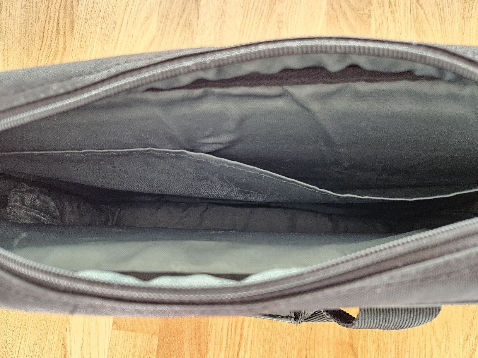 Koffer & Taschen: Schwarze Laptoptasche von Port, neuwertig – Gebraucht aus Ennetmoos von Gamer2 1