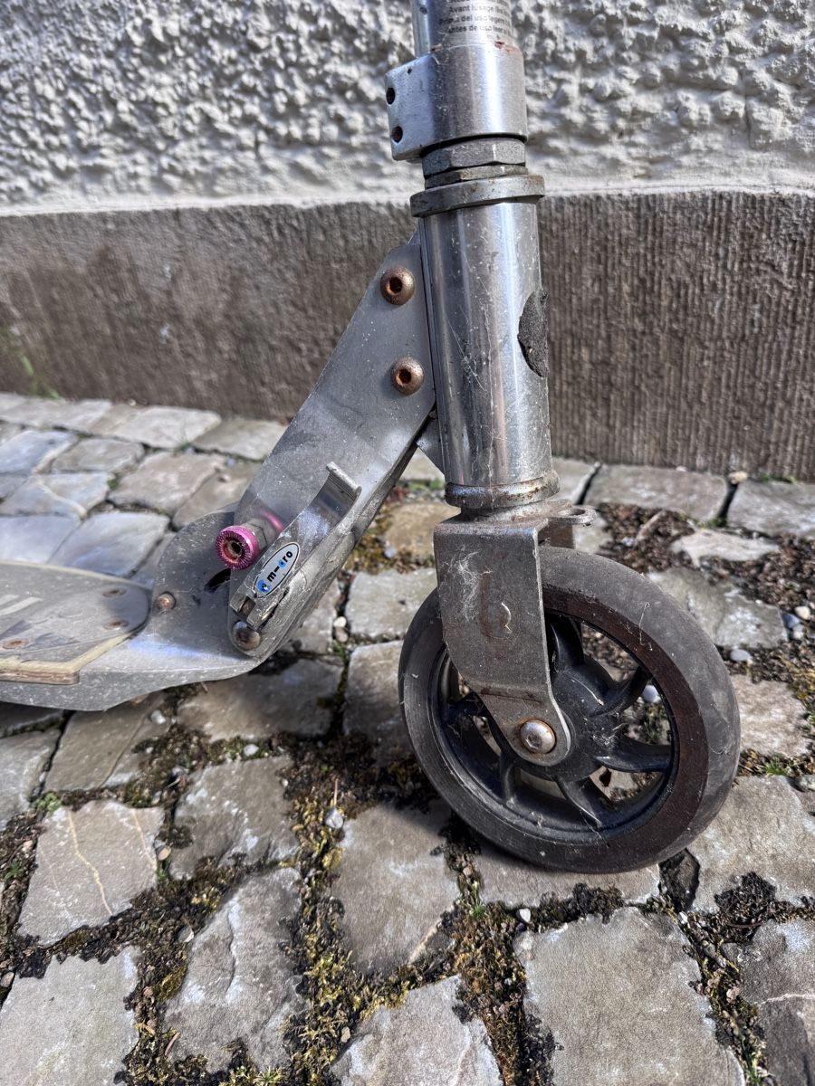 Micro Kickboard: Micro Scooter Roller gebraucht  – Usato da Erlenbach ZH venduto da Locher2048 1