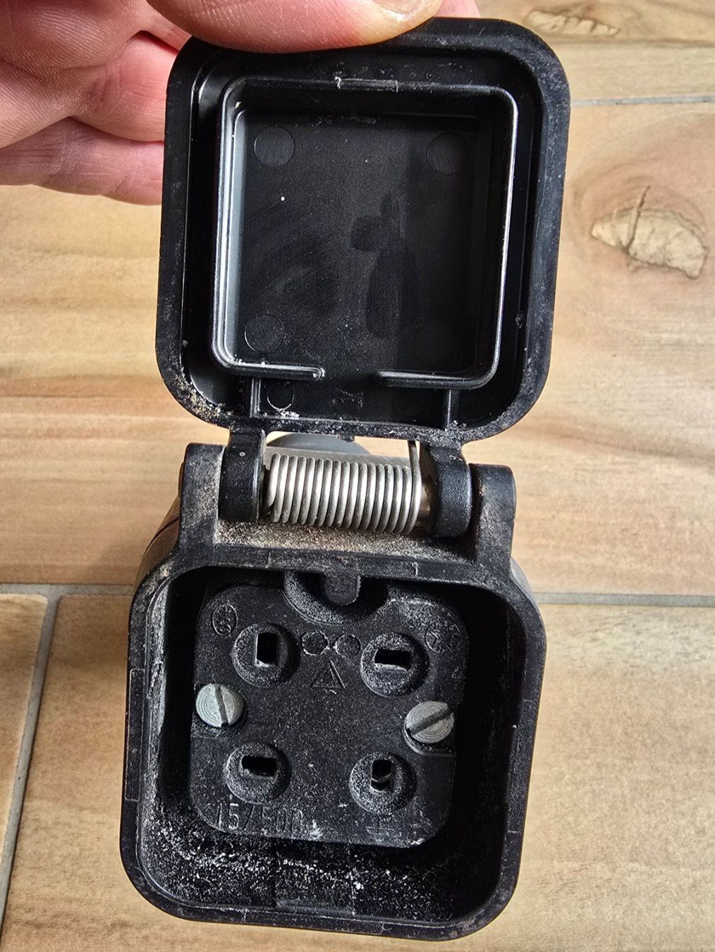 Stecker: Gebrauchte Steckdosen J15/4 – Gebraucht aus Lotzwil von Sternharry
