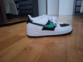 Nike Air Force Herren Turnschuhe weiss/schwarz / grün