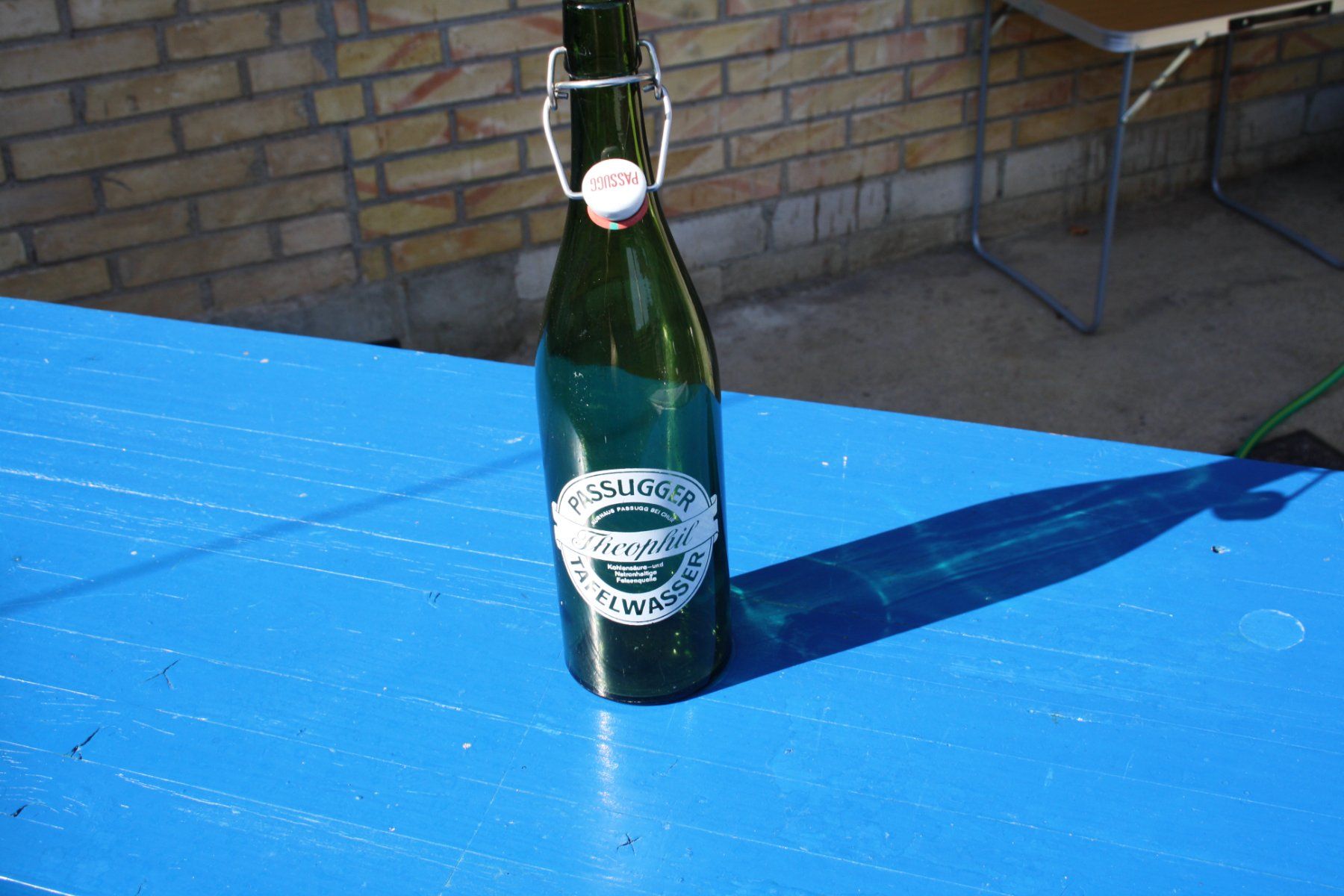 Gläser, Krüge & Flaschen: PASSUGGER BÜGELFLASCHE – Gebraucht aus Wauwil von Pneuedy 3