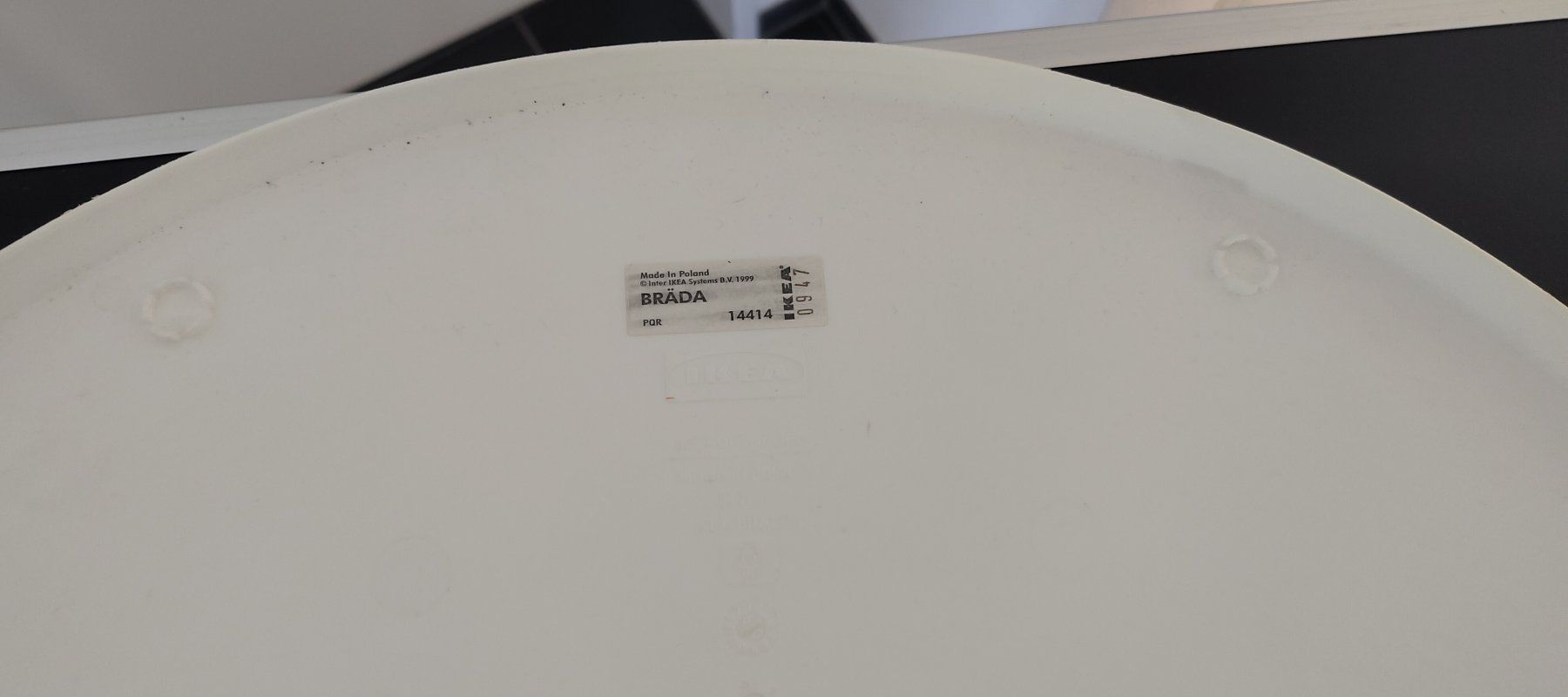 Sonstige Dekorationen & Accessoires: IKEA BRÄDA Laptoptisch Knietablett Laptoptablett weiss – Gebraucht aus Felben-Wellhausen von Awallner 1