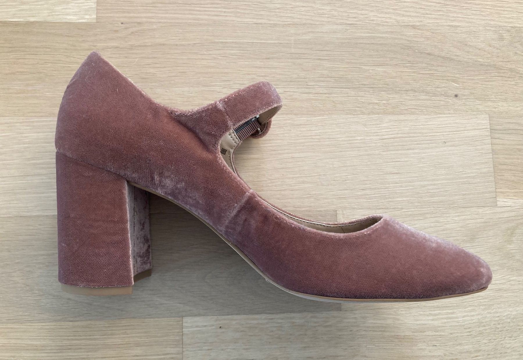 Esprit Scarpe da donna: Esprit Mary Jane-Pumps Samt - Grösse 41 – Nuovo (secondo la descrizione) da Wiesendangen venduto da iri_5pq6 4