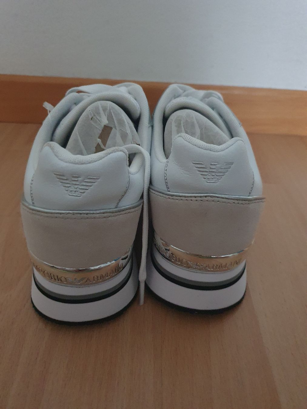 Armani Damenschuhe: neue Emporio Armani Sneaker – Neu und originalverpackt aus St. Gallen von 1811123 4