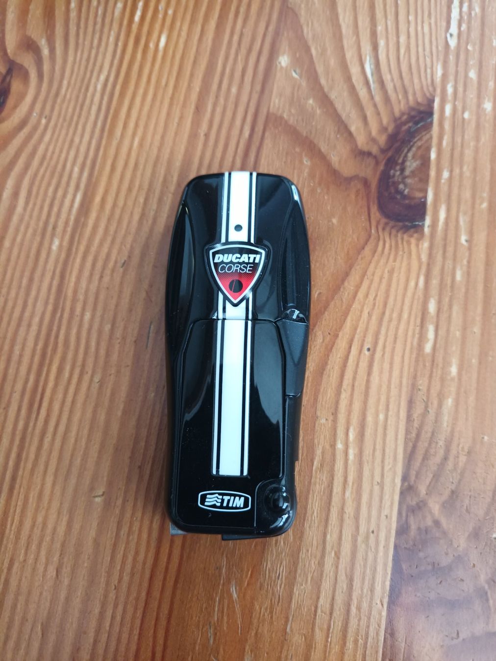 Chiavette USB: Internet Clé  DUCATI, pour collectionneurs – Usato da Bevaix venduto da MD1967