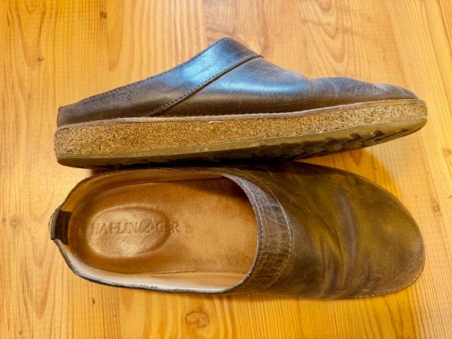 Scarpe da uomo: Haflinger Lederclogs Gr. 43 gebraucht – Usato da Lohn-Ammannsegg venduto da UPcycle_Shoes 1