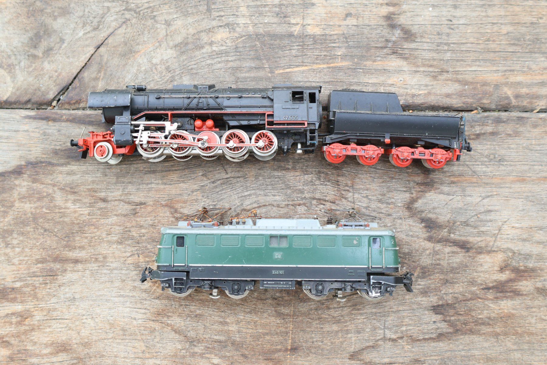 Trix Modellini di ferrovie: Trix Express grosse Dampflok BR 42 + E-Lok H0 - Metall – Usato da Winterthur venduto da Monstera 1