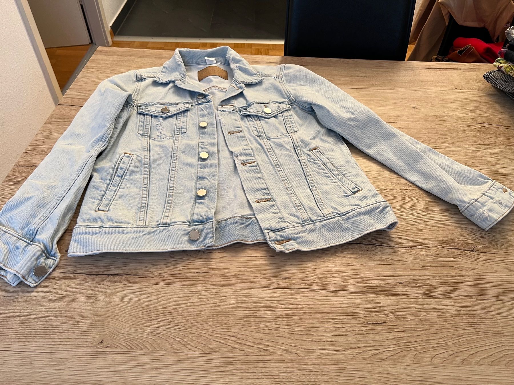 Lotti di vestiti: Lot de vêtements – Usato da La Chaux-de-Fonds venduto da GabrielaKlein 1