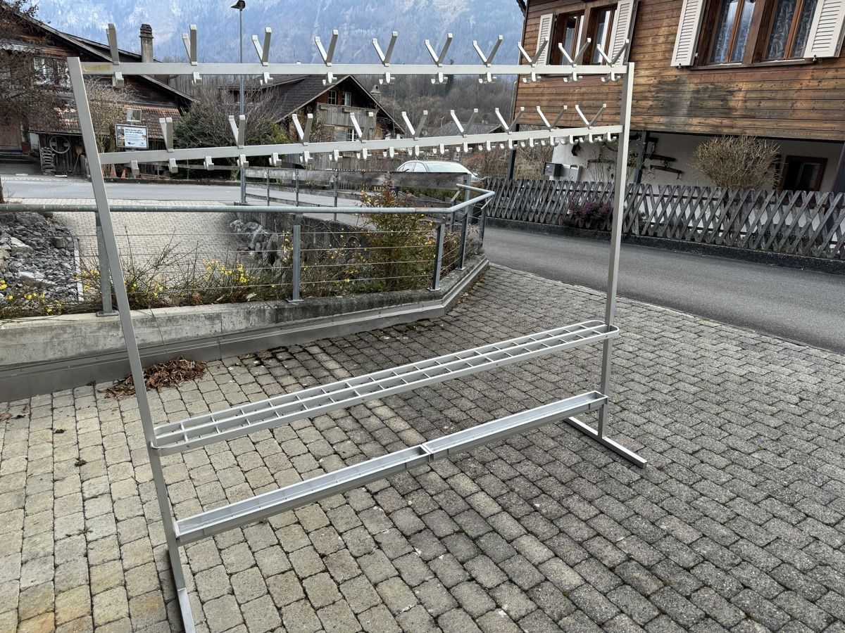 Garderobe: Garderobenständer – Gebraucht aus Hofstetten BE von