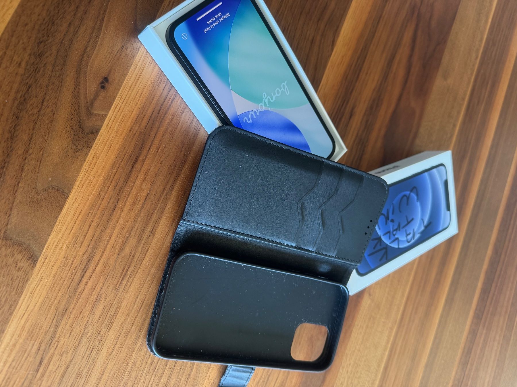 Apple Telefoni cellulari / Smartphones: iPhone 12, black, 128GB mit Hülle – Usato da Feuerthalen venduto da o_SiRiN_o