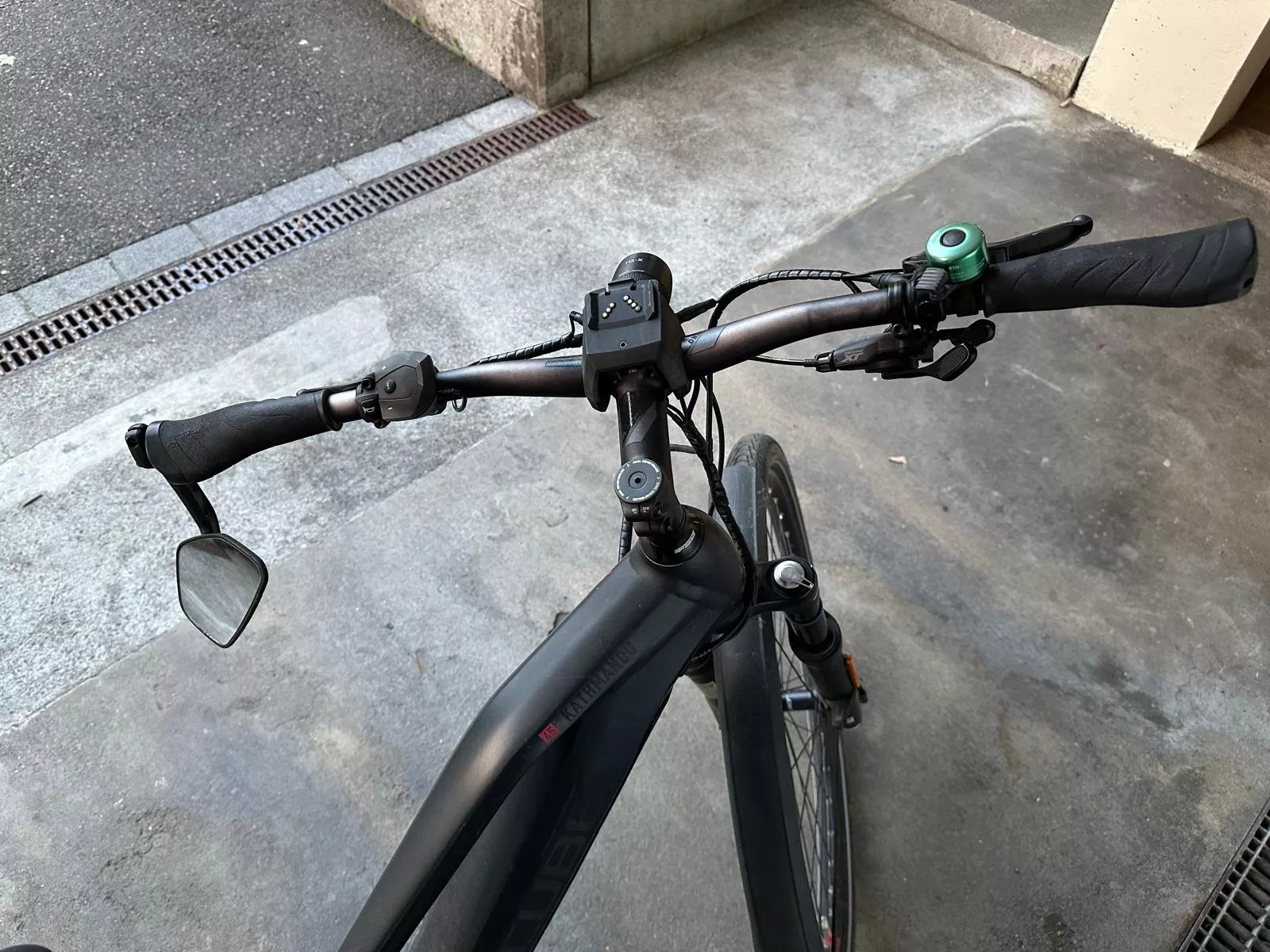 Bulls Vélos: Cube E-Stream mit  Akku BOSCH – D'occasion à Spreitenbach par Space_X 3