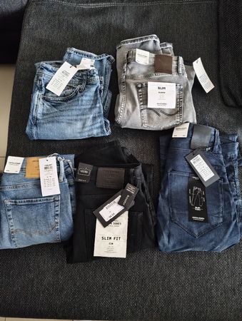 Lot de 5 Jeans Jack & Jones NEUFS avec étiquettes(W30-31L34)