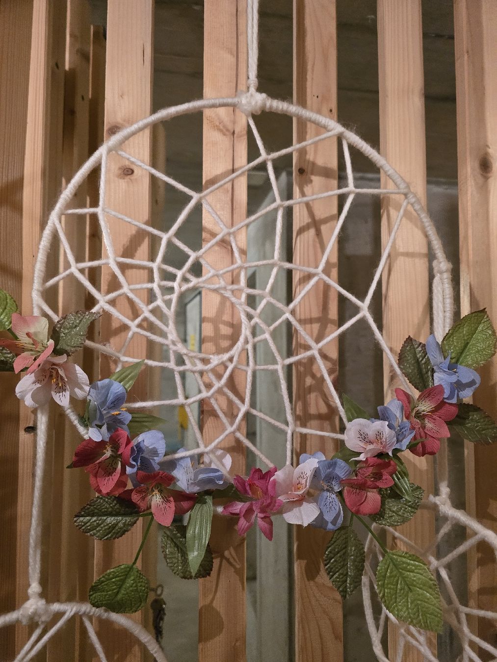 Toutes les décorations: Traumfänger mit Blumen, Wanddeko, Boho Style – D'occasion à Wald zh par LilysZauberwelt 1