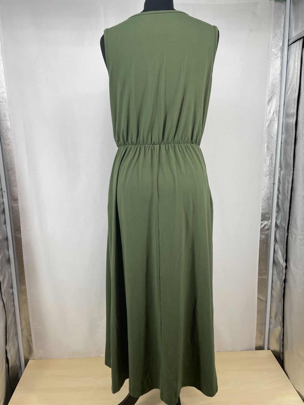 Robes: Robe vert olive – D'occasion à Lausanne par PlusValue_Lausanne 3