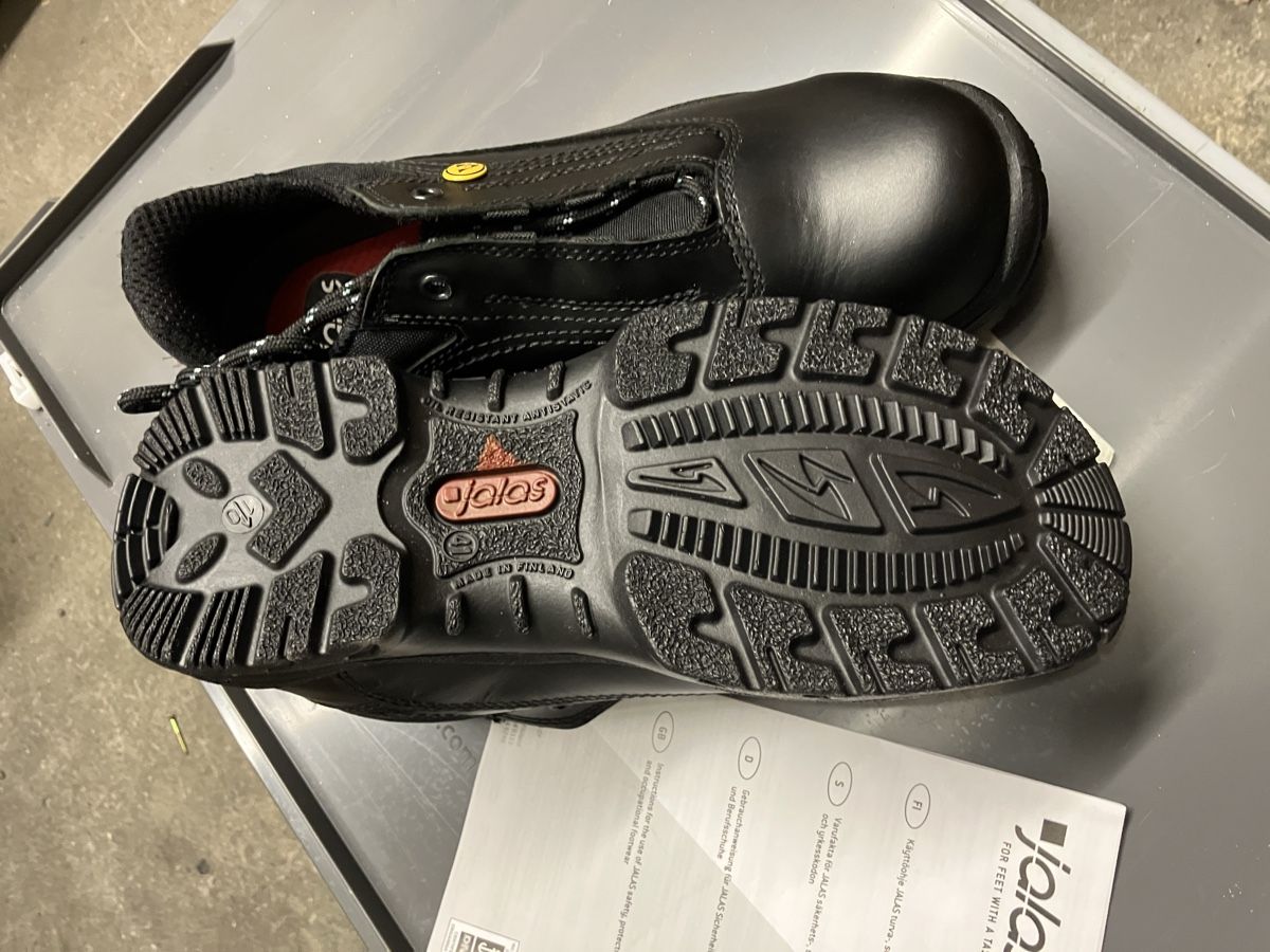 Scarpe da uomo: Arbeits-Sicherheits-Schuhe SUVA Grösse 41 – Nuovo e nell'imballaggio originale da Thun venduto da Racing0