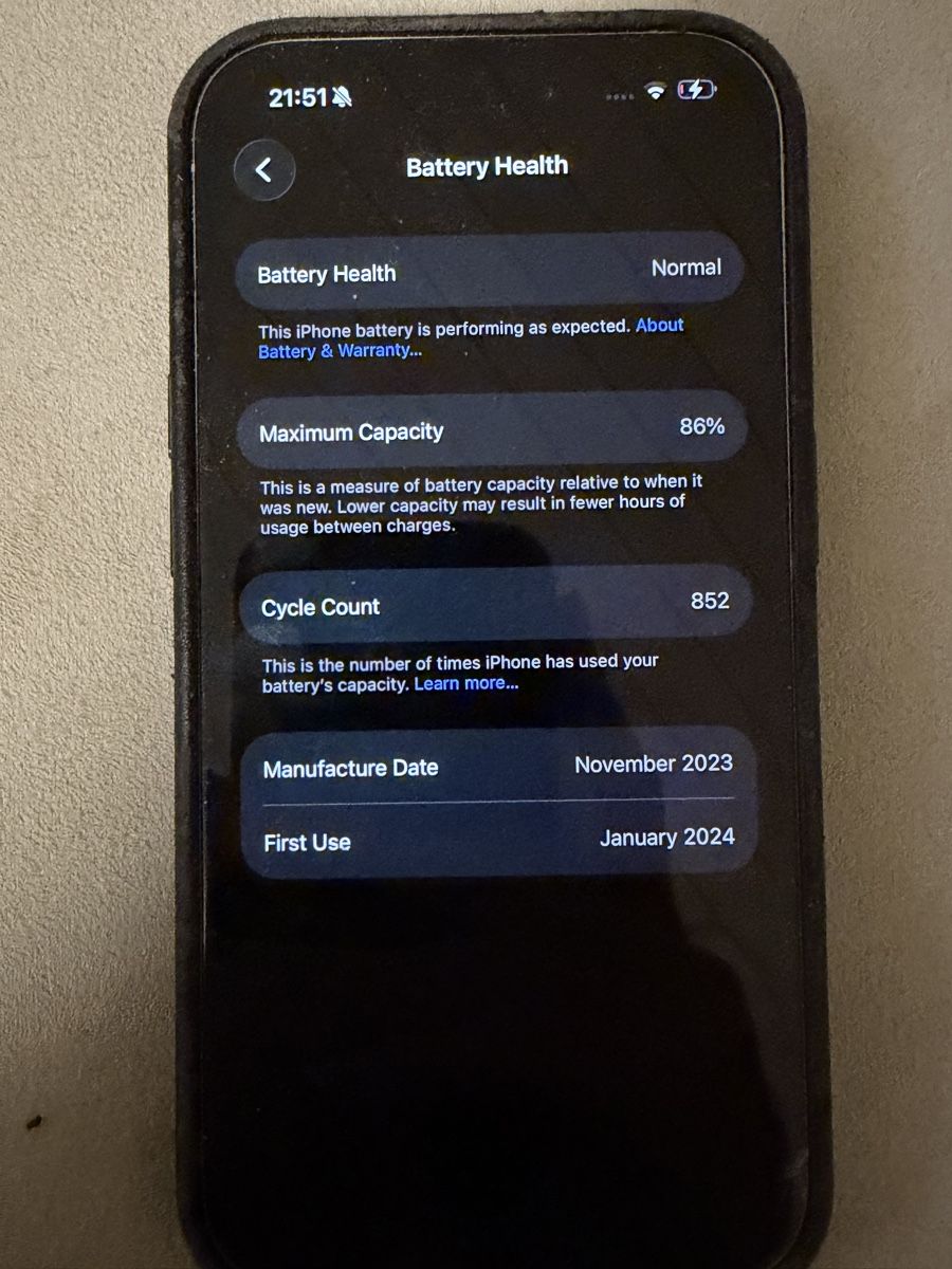 Apple Handys / Smartphones: iPhone 15 Pro white Titanium 125GB – Gebraucht aus Herrliberg von Sophie_heller 1