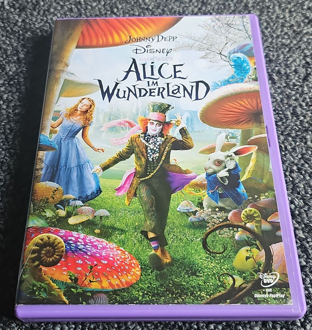 Alle DVDs: Alice im Wunderland (22222) – Gebraucht aus Ruswil von jan_bxl5