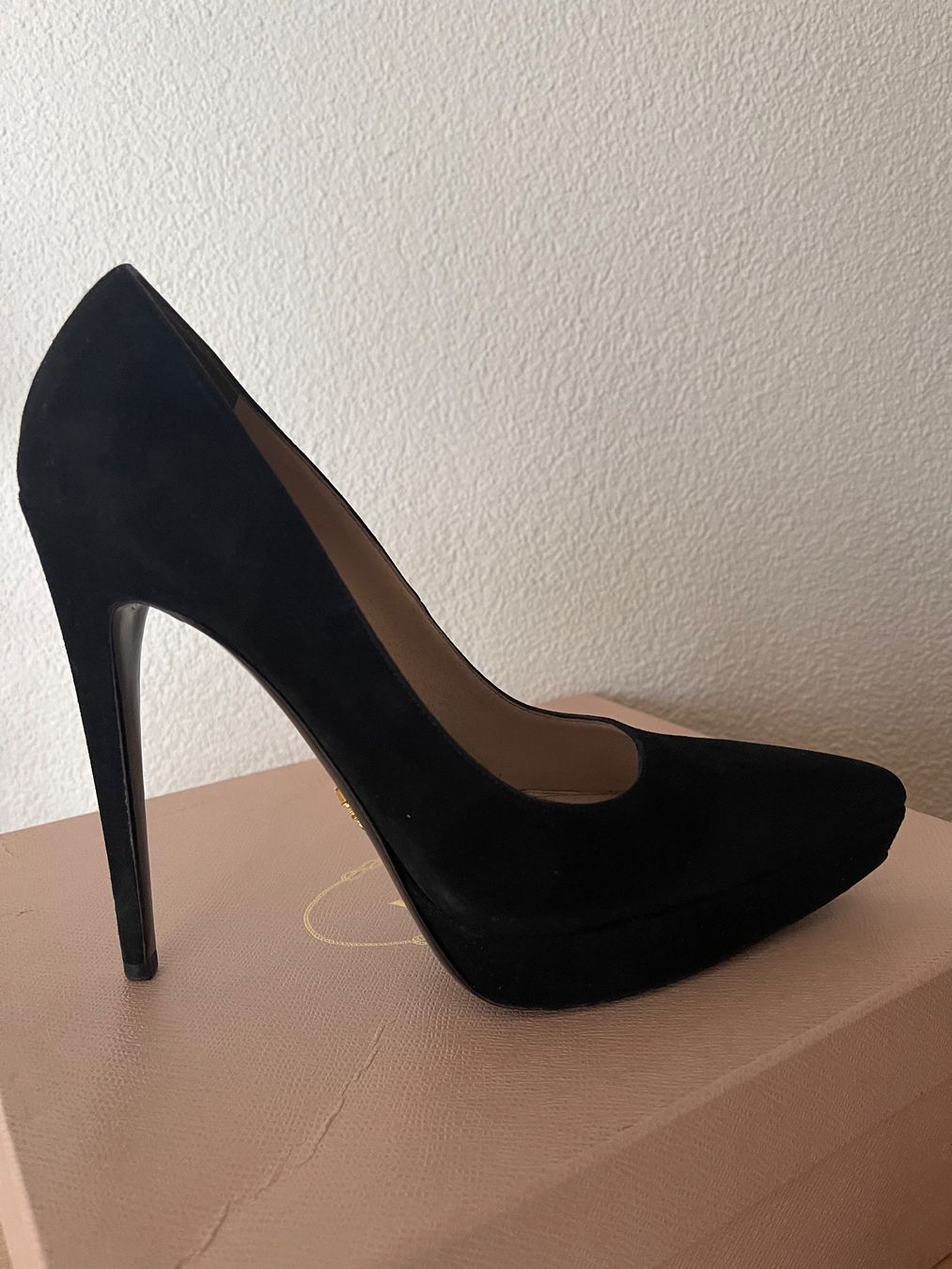 Prada Damenschuhe: PRADA 40-40,5 Exklusivmode/NP1200CHF Pumps 13/4 – Neu (gemäss Beschreibung) aus Kölliken von Prscoo