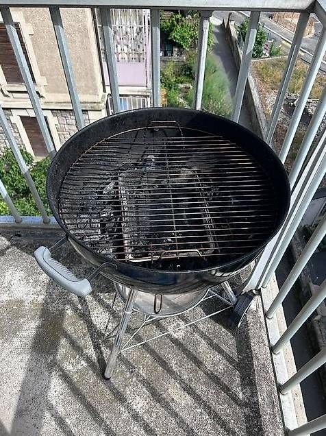 Griglie: Barbecue Weber doccasion  Bon état – Usato da Lausanne venduto da zou_jhq8 1