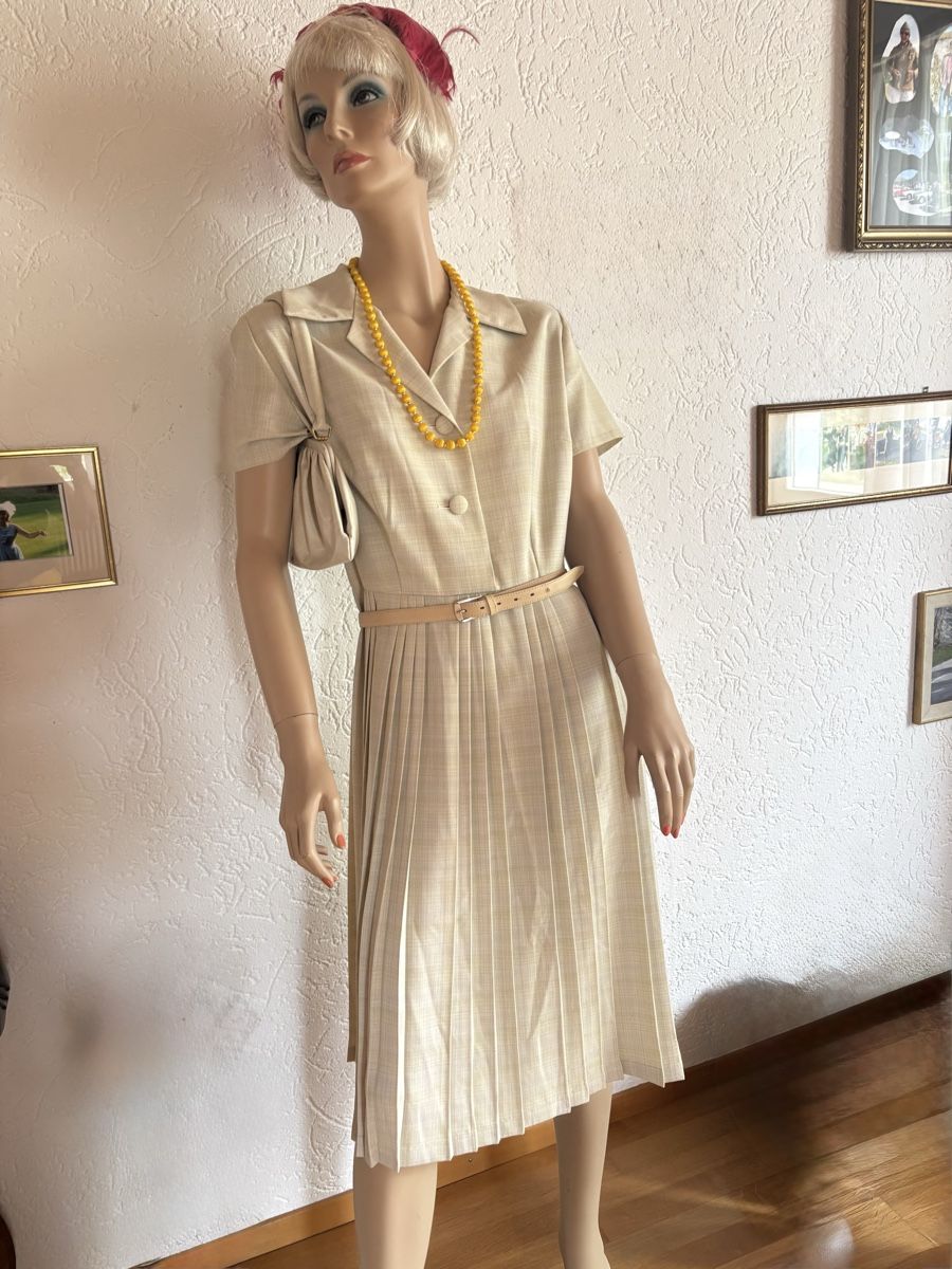 Kleider: Vintage Kleid – Gebraucht aus Langwiesen von Ferrienland