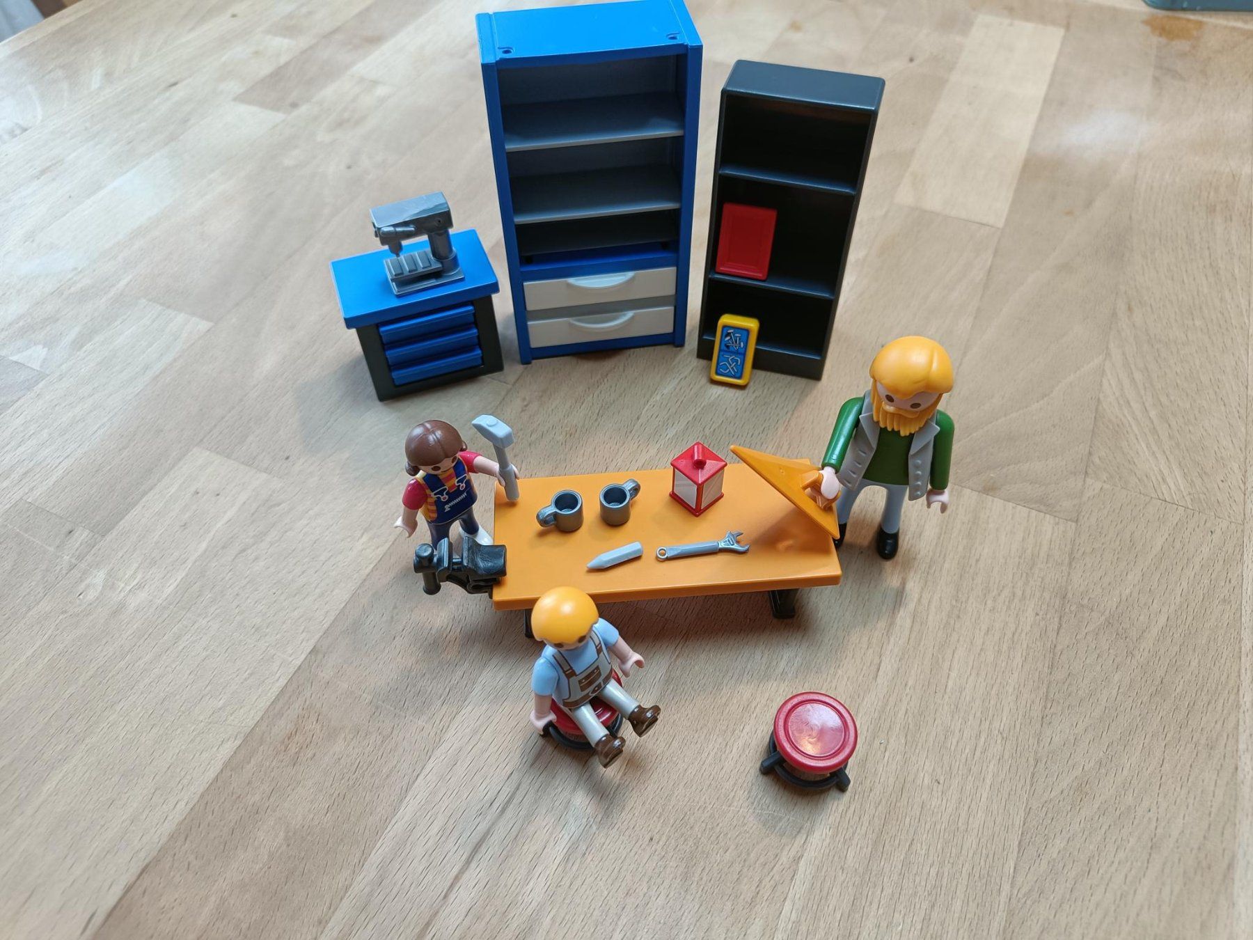Playmobil Giocattoli: Playmobil Werkstatt-Set mit Figuren – Usato da Münsingen venduto da inc_nyh8